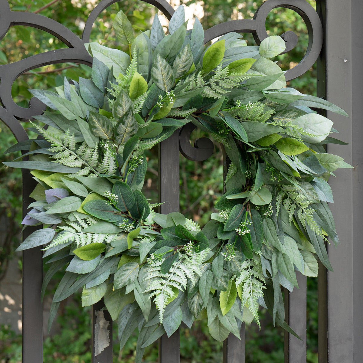 24" Mixed Eucalyptus & Fern Greenery Wreath